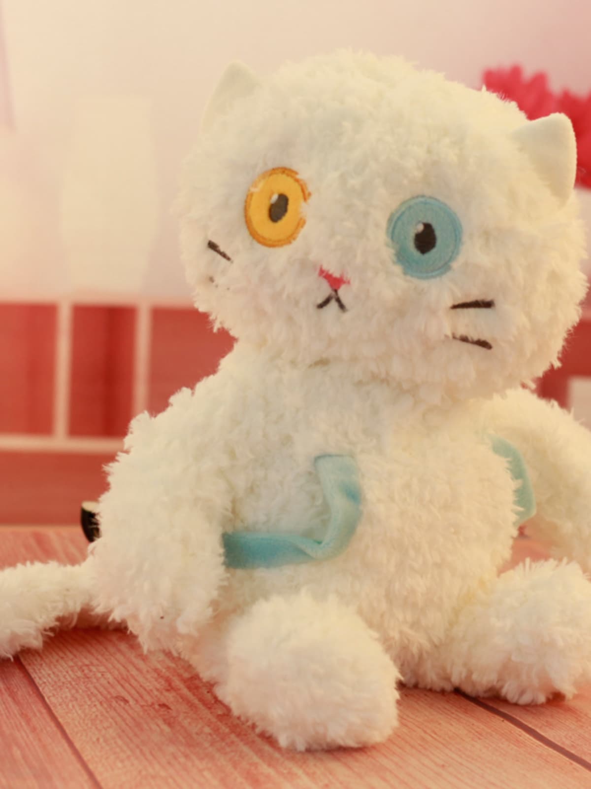 猫ぬいぐるみ 白色 ふわもこ オッドアイの仔猫
