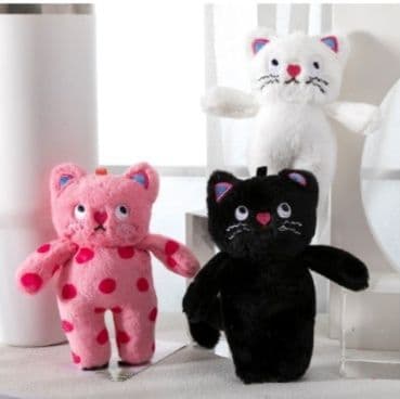 ふわもこ刺繍顔立ち愛らしい黒猫ぬいぐるみ
