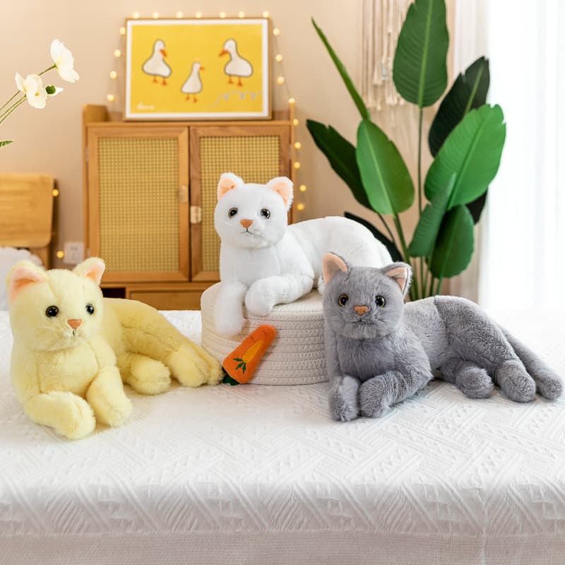 猫ぬいぐるみ ふわふわ三角耳の子猫ちゃんぬいぐるみ