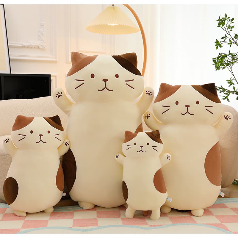 ばんざいポーズのまんまる三毛猫ぬいぐるみ