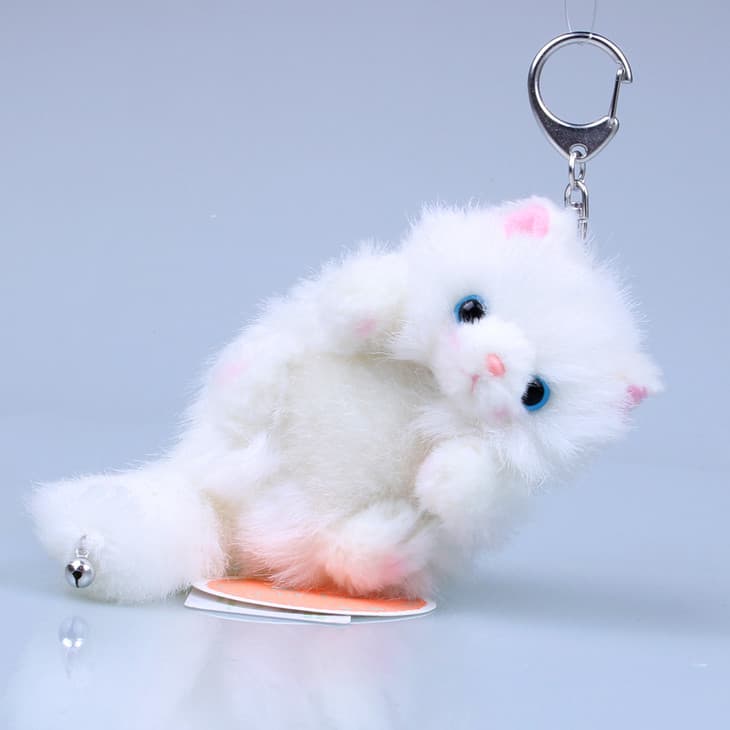 猫ぬいぐるみ 白色 ふわもふ雪猫のキーホルダー
