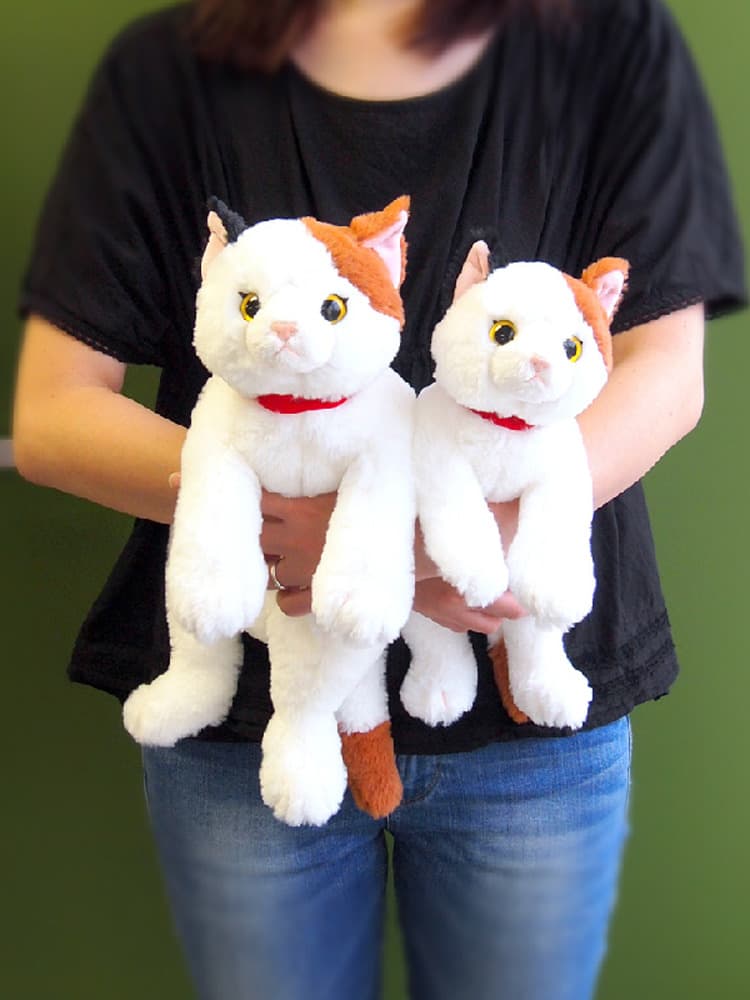 猫ぬいぐるみ 白色 三毛模様の愛らしい子猫ぬいぐるみ
