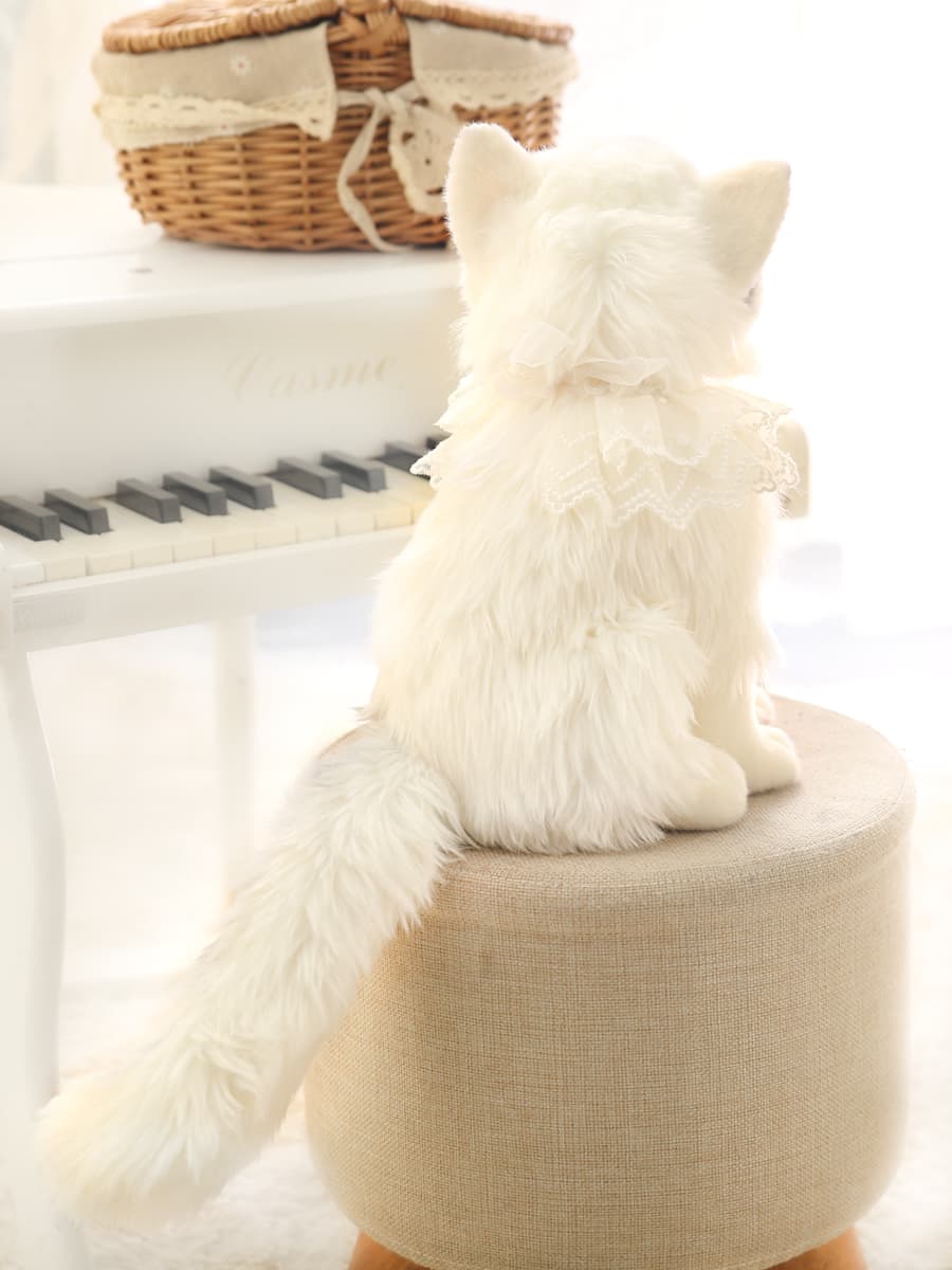 猫ぬいぐるみ 白色 ふわり姫の優雅な微笑み