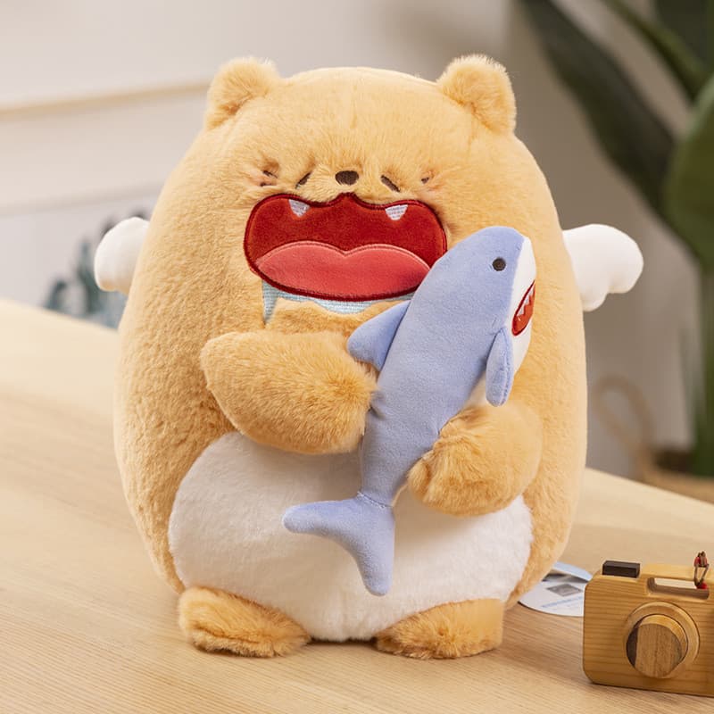 猫ぬいぐるみ 茶色 お魚くわえたごきげん猫