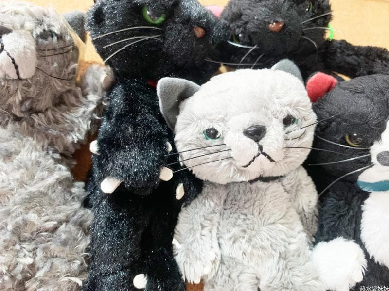 猫ぬいぐるみ グレー もこもこ癒しの灰色ねこさん