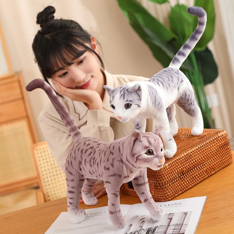 猫ぬいぐるみ リアル縞模様グレー猫ぬいぐるみ立ち姿