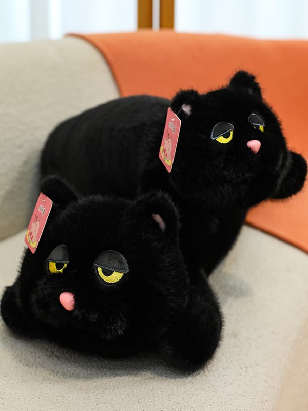 猫ぬいぐるみ つぶらな瞳のおすまし猫