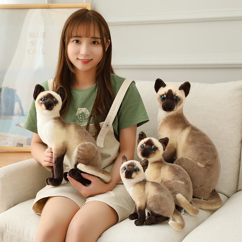 猫ぬいぐるみ 凛々しいお座りポーズ トラ茶猫ぬいぐるみ