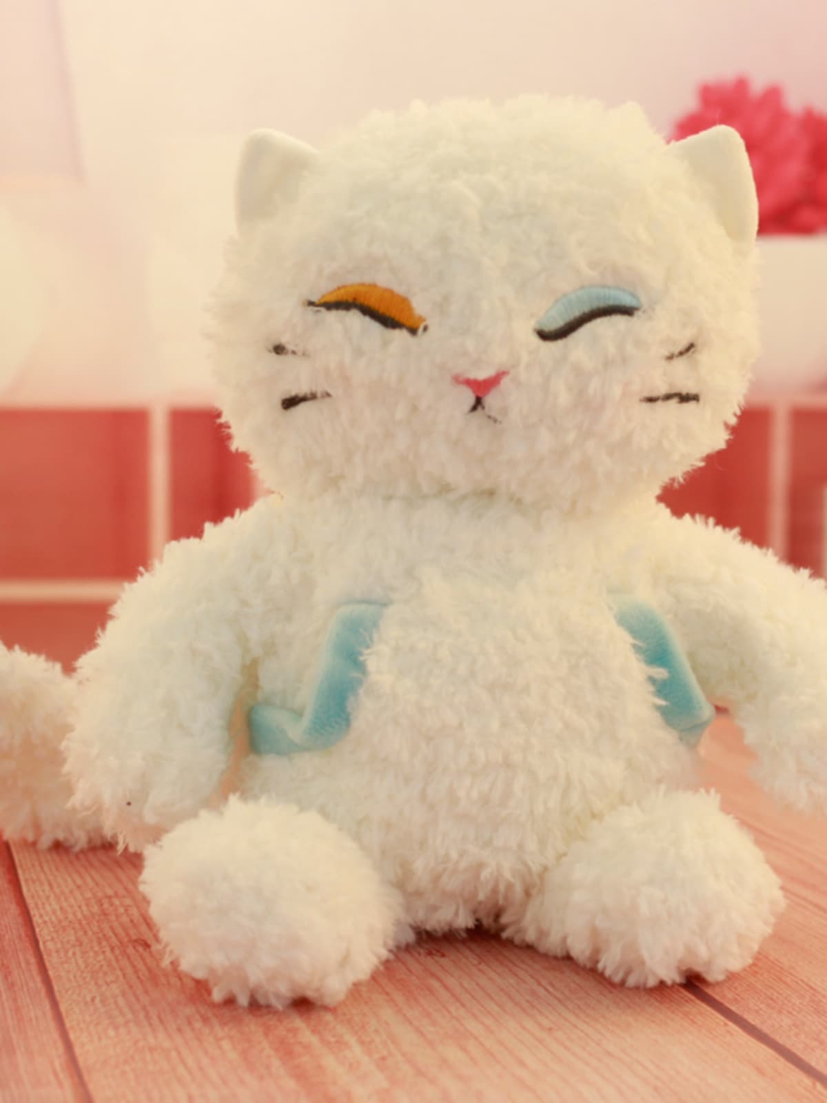 猫ぬいぐるみ 白色 ふわもこ オッドアイの仔猫