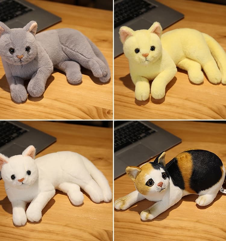 ごろ寝ポーズが愛らしい癒し系猫ぬいぐるみ