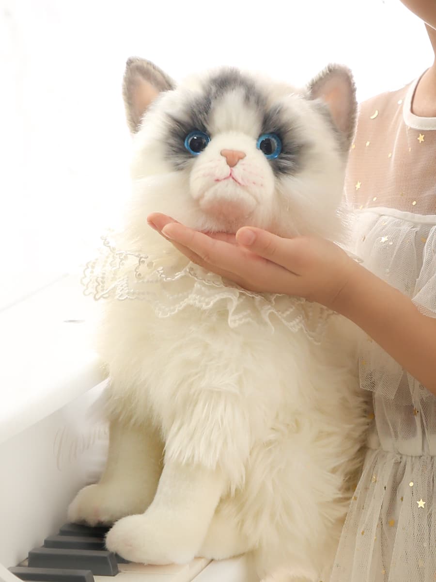 猫ぬいぐるみ 白色 ふわり姫の優雅な微笑み