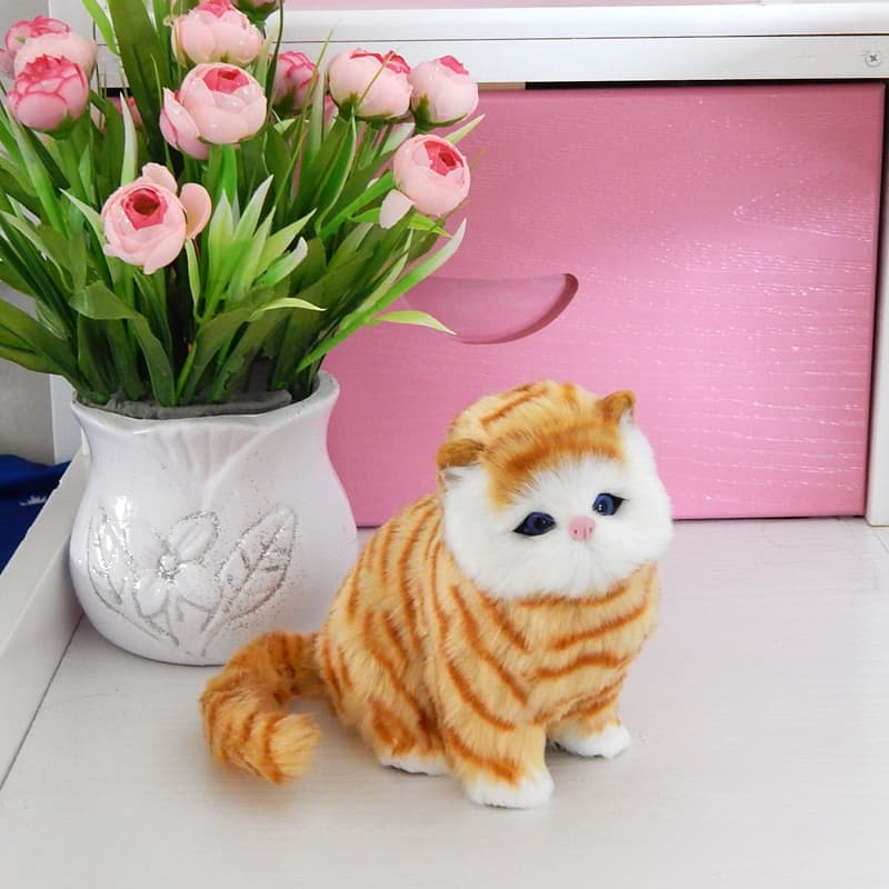 猫ぬいぐるみ ふわふわ座り姿の愛らしい子猫のぬいぐるみ