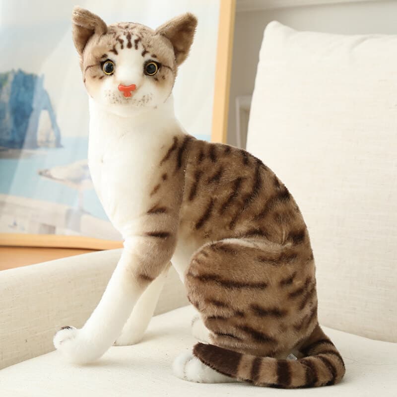 猫ぬいぐるみ 凛々しいお座りポーズ トラ茶猫ぬいぐるみ