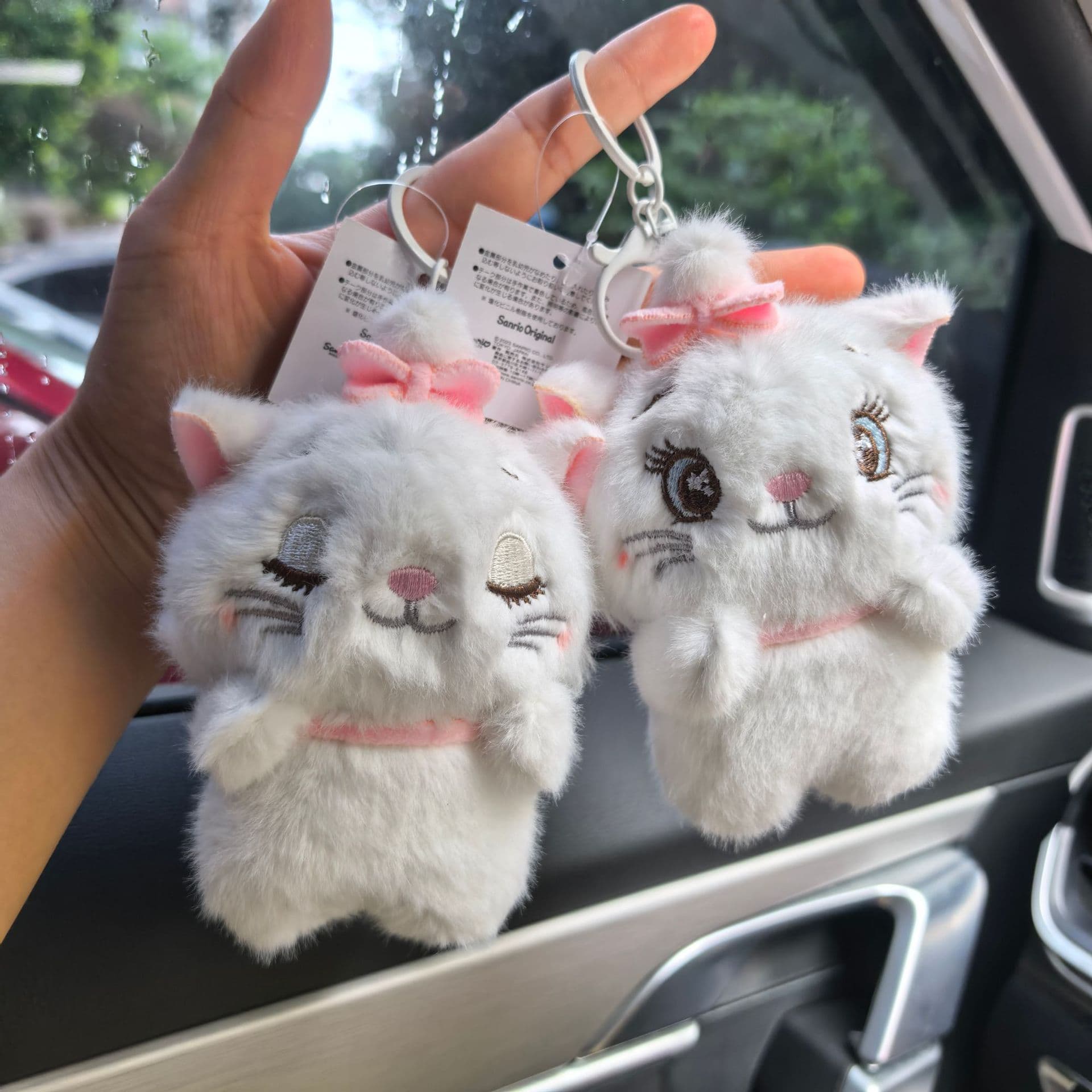 猫ぬいぐるみ ふわもこ子猫のペアキーホルダー