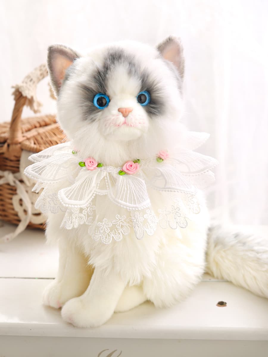 猫ぬいぐるみ 白色 ふわり姫の優雅な微笑み
