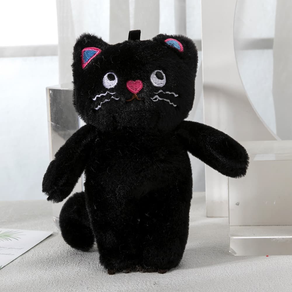 ふわもこ刺繍顔立ち愛らしい黒猫ぬいぐるみ