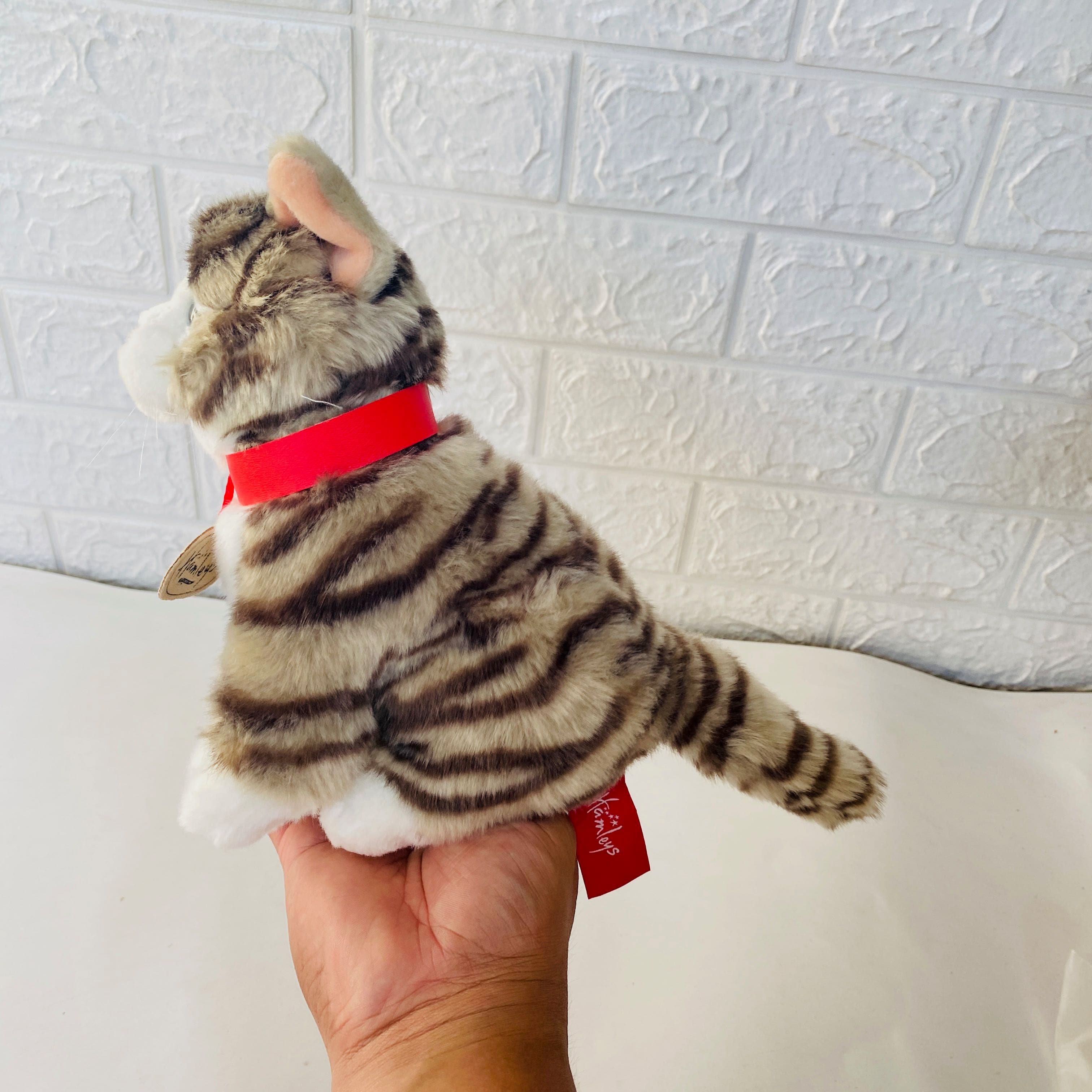 猫ぬいぐるみ グレー まんまるほっぺの縞模様のにゃんこ