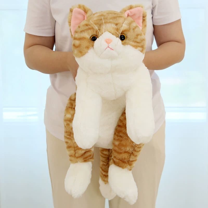 ごろん姿がかわいいトラ茶猫ぬいぐるみ