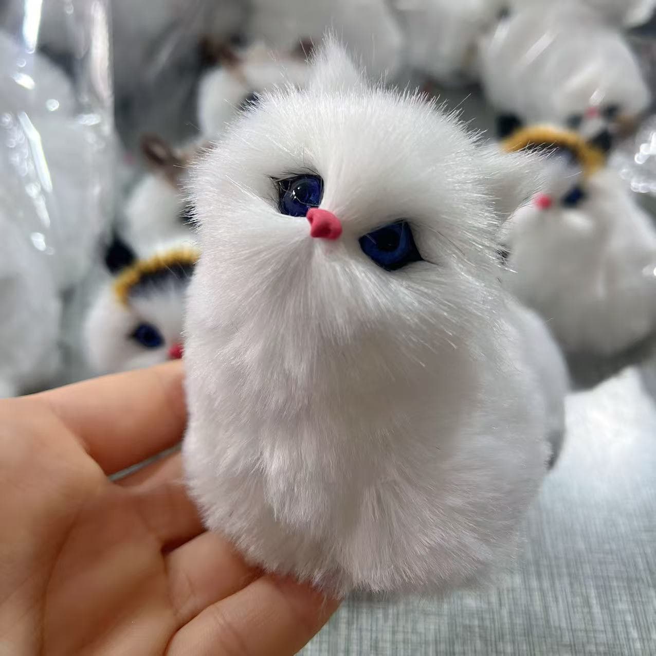 白ふわふわ長毛ペルシャ風猫ぬいぐるみ