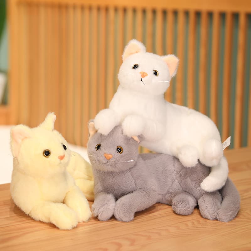 ふわふわ素材のリアル子猫ぬいぐるみ