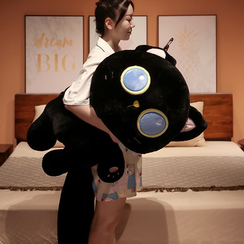 まん丸お目々の黒猫ぬいぐるみ抱き枕