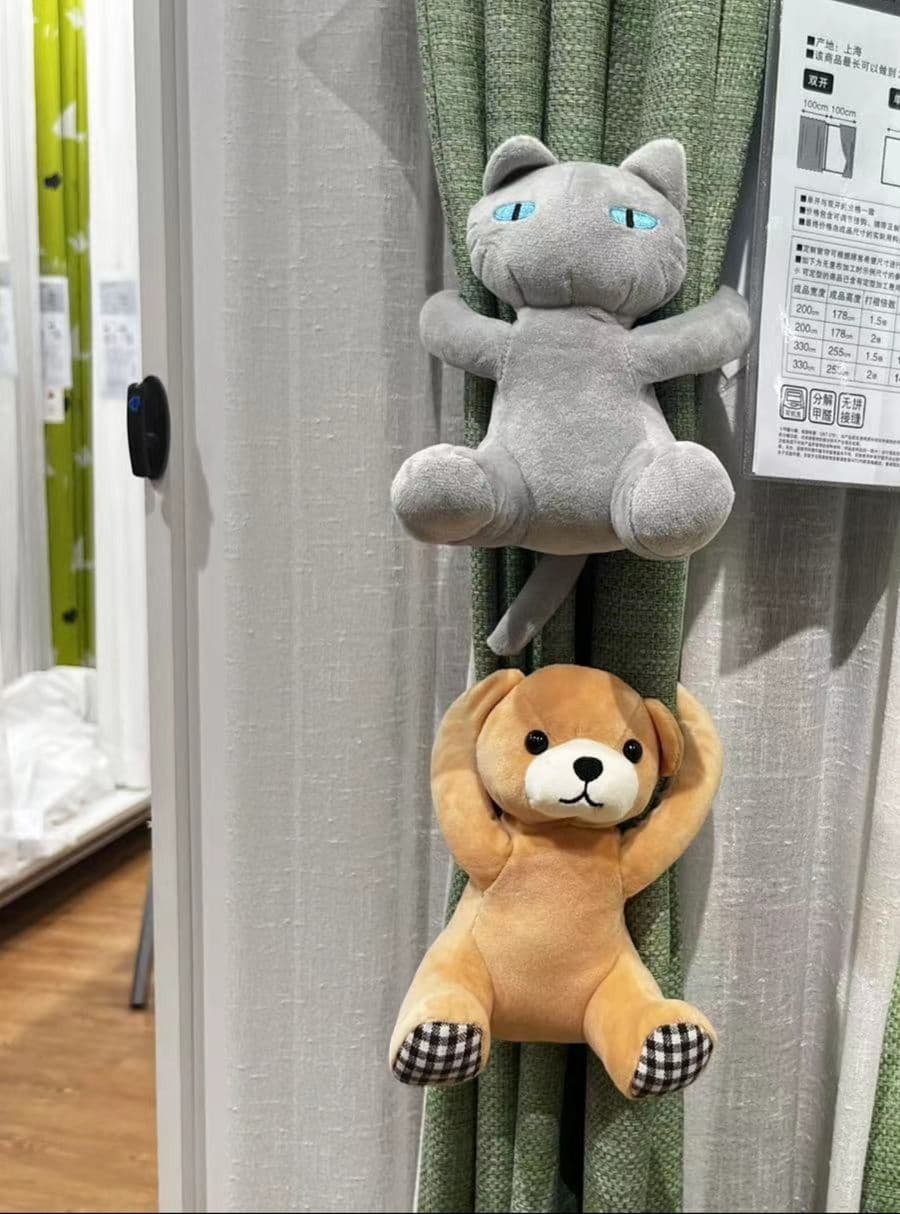 猫ぬいぐるみ グレー つかまり猫のカーテンつり下げぬいぐるみ