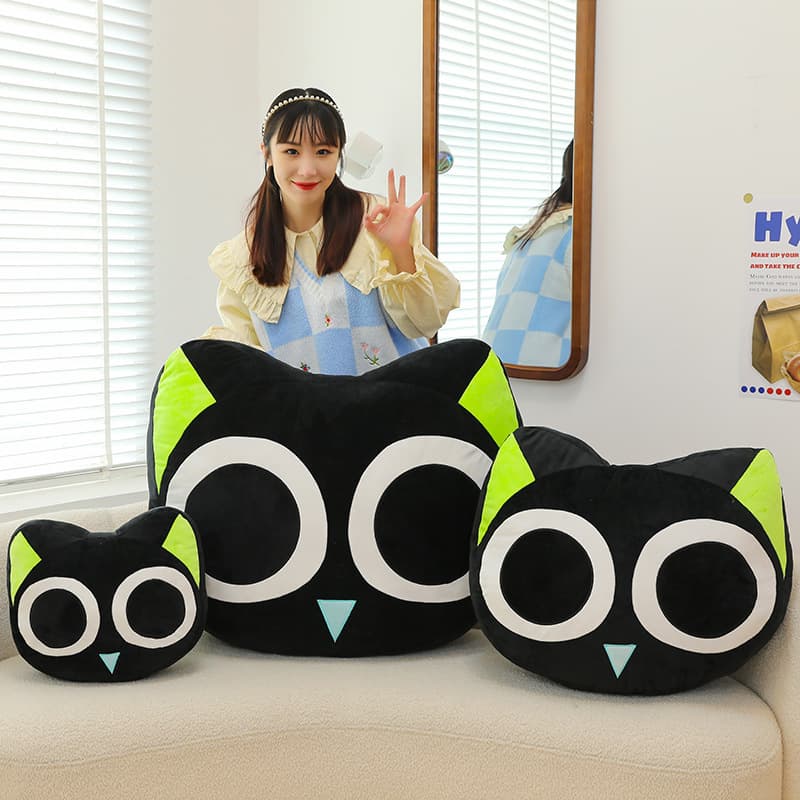 猫ぬいぐるみ 黒猫 大きな目の黒猫ぬいぐるみ